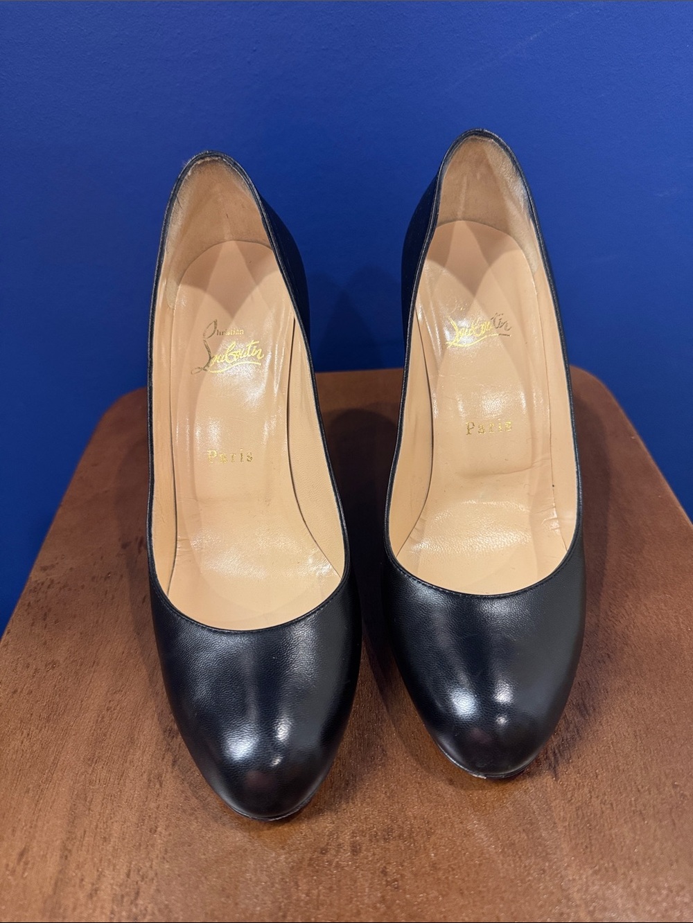 Christian Louboutin Black Leather Rounded-Toe Simple Pumps 100 Kid
